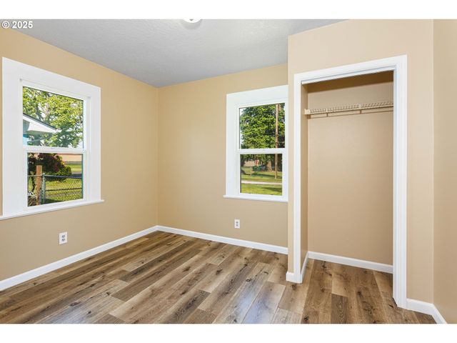 1617 7th Ave, Longview, WA 98632