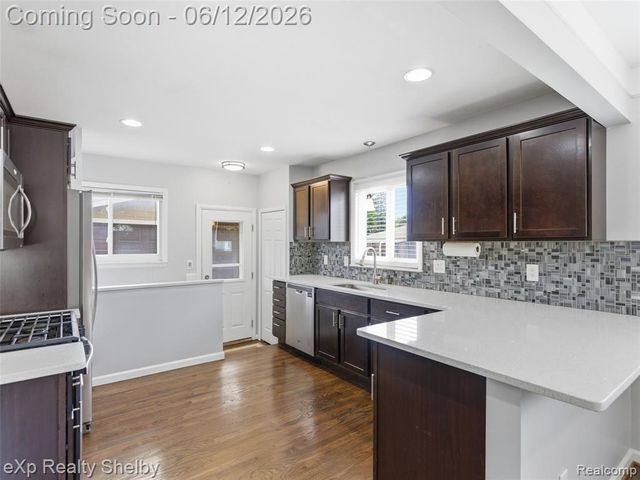 29451 Mark Avenue, Madison Heights, MI 48071