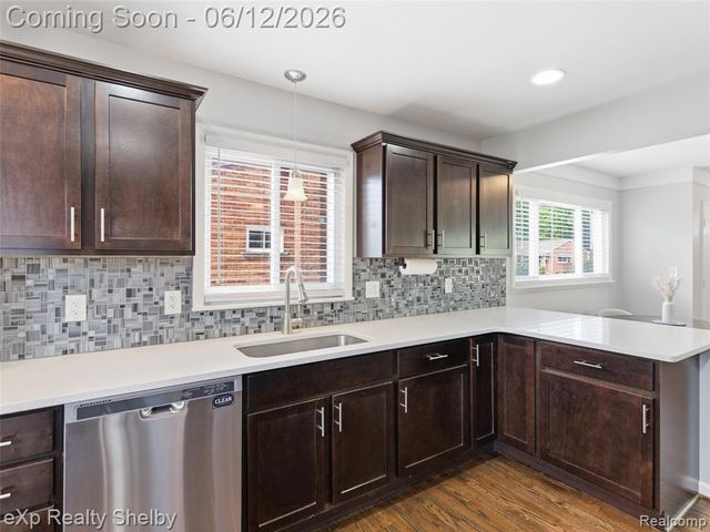 29451 Mark Avenue, Madison Heights, MI 48071