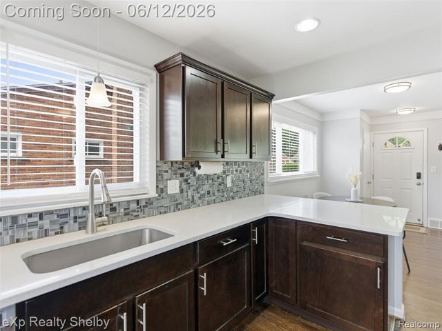 29451 Mark Avenue, Madison Heights, MI 48071