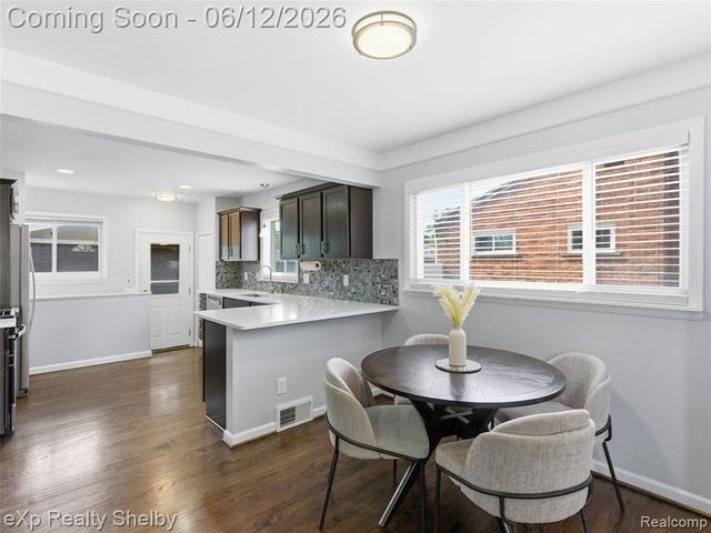 29451 Mark Avenue, Madison Heights, MI 48071
