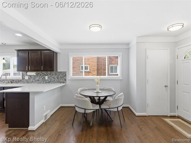 29451 Mark Avenue, Madison Heights, MI 48071