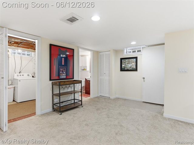 29451 Mark Avenue, Madison Heights, MI 48071