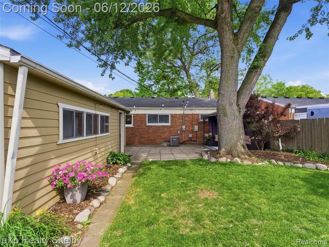 29451 Mark Avenue, Madison Heights, MI 48071