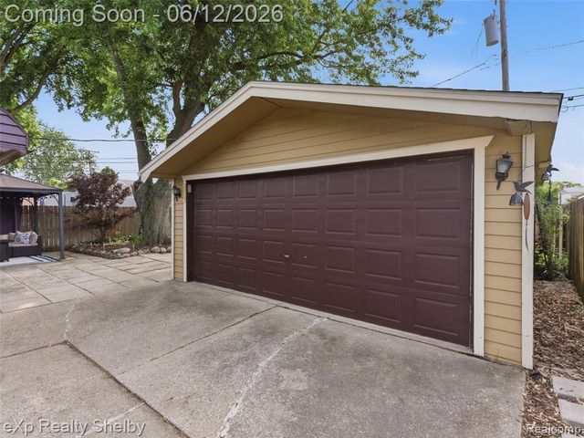 29451 Mark Avenue, Madison Heights, MI 48071