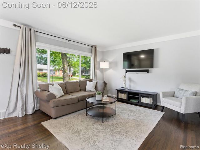 29451 Mark Avenue, Madison Heights, MI 48071