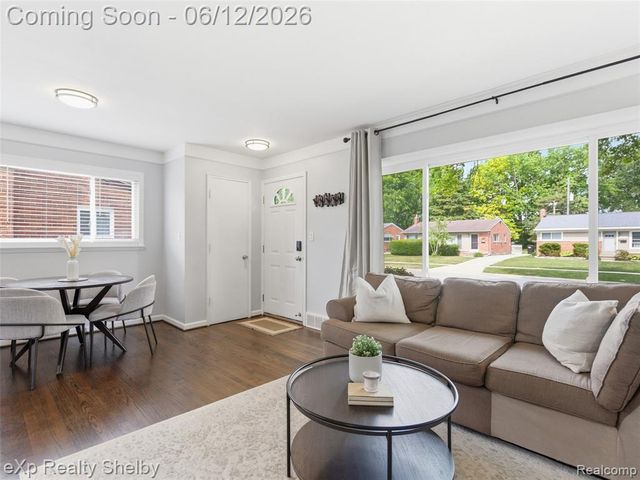 29451 Mark Avenue, Madison Heights, MI 48071