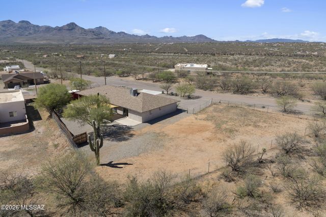 71 Avenida Pastor, Rio Rico, AZ 85648