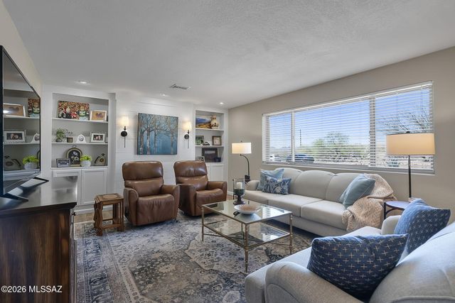 71 Avenida Pastor, Rio Rico, AZ 85648