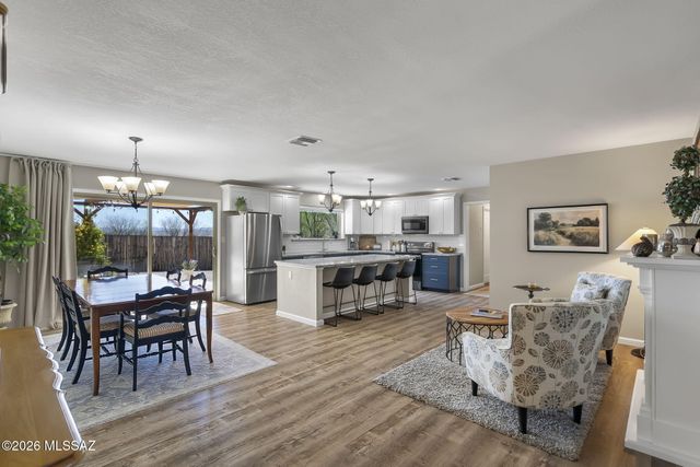 71 Avenida Pastor, Rio Rico, AZ 85648