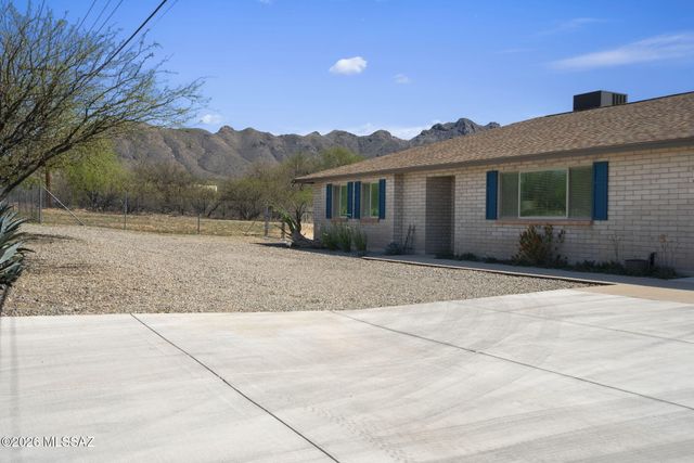 71 Avenida Pastor, Rio Rico, AZ 85648