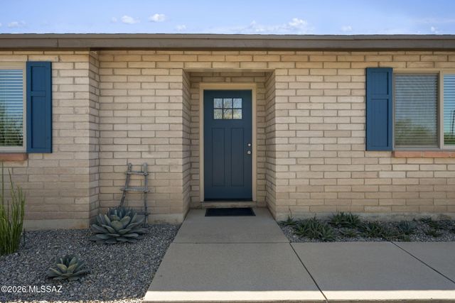 71 Avenida Pastor, Rio Rico, AZ 85648