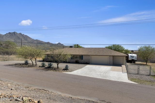 71 Avenida Pastor, Rio Rico, AZ 85648