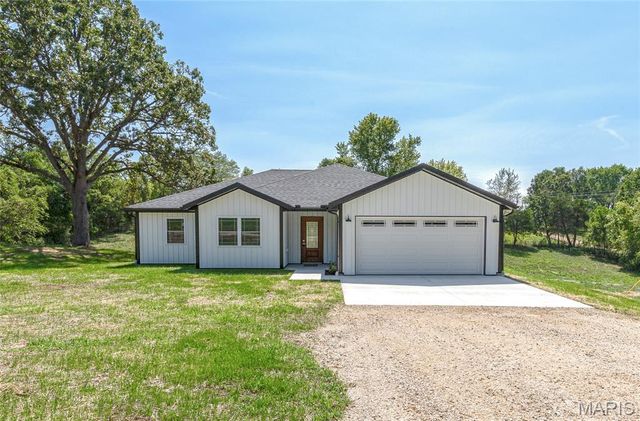 245 Hawkins Avenue, Crocker, MO 65452