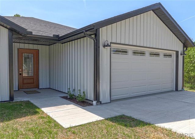 245 Hawkins Avenue, Crocker, MO 65452