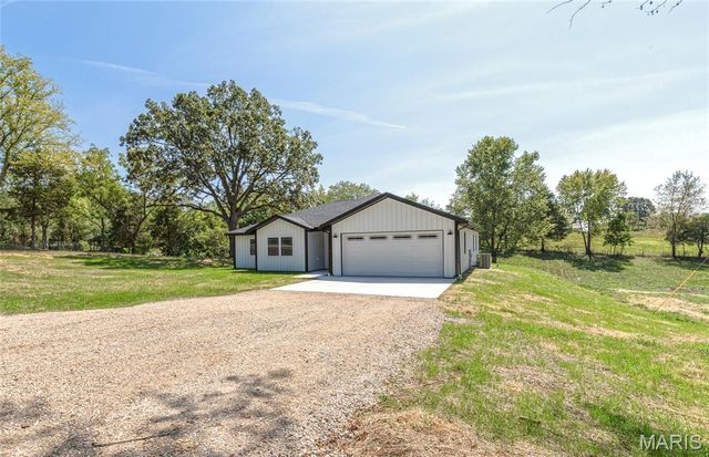 245 Hawkins Avenue, Crocker, MO 65452