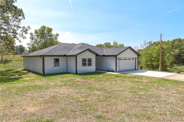 245 Hawkins Avenue, Crocker, MO 65452