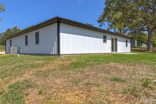 245 Hawkins Avenue, Crocker, MO 65452