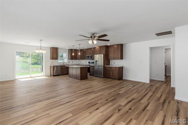 245 Hawkins Avenue, Crocker, MO 65452