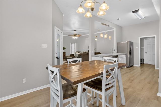 512 Westgate Drive, Aledo, TX 76008