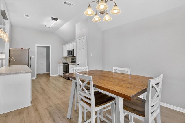 512 Westgate Drive, Aledo, TX 76008