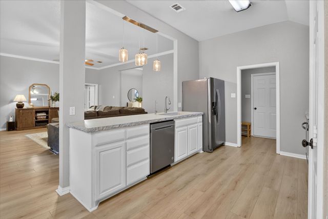 512 Westgate Drive, Aledo, TX 76008