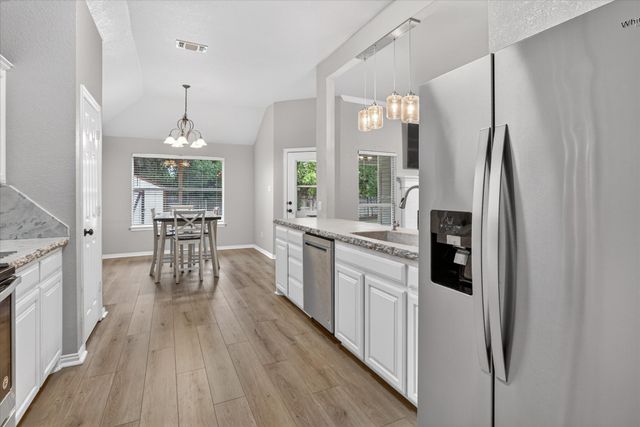 512 Westgate Drive, Aledo, TX 76008