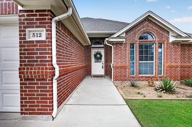 512 Westgate Drive, Aledo, TX 76008