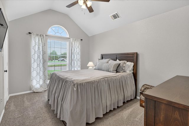 512 Westgate Drive, Aledo, TX 76008