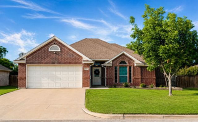 512 Westgate Drive, Aledo, TX 76008
