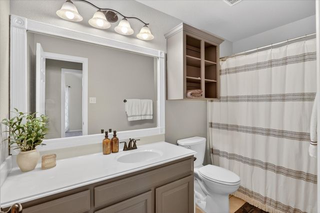 512 Westgate Drive, Aledo, TX 76008