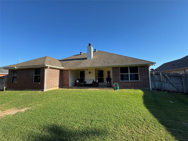 512 Westgate Drive, Aledo, TX 76008