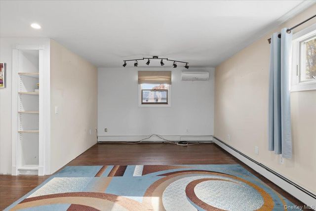 476 37th Street, Lindenhurst, NY 11757