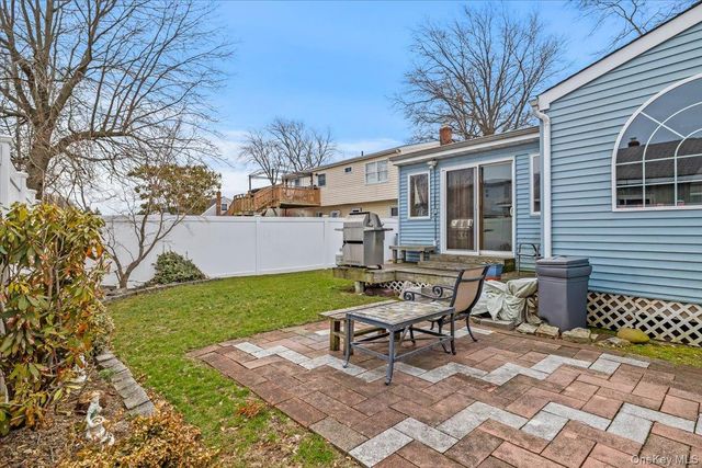 476 37th Street, Lindenhurst, NY 11757