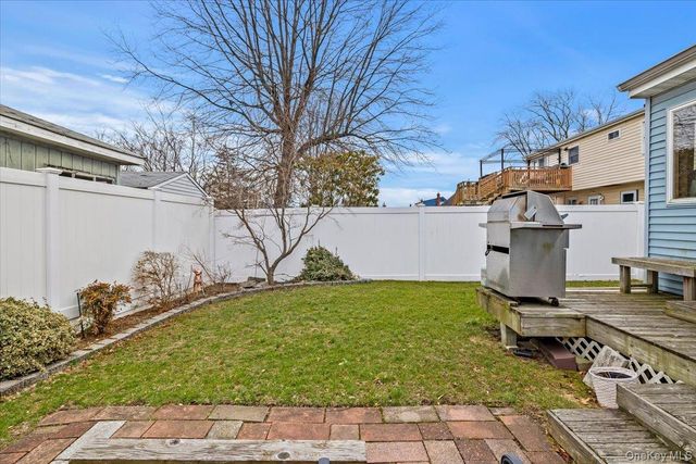476 37th Street, Lindenhurst, NY 11757