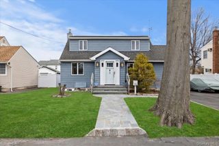 476 37th Street, Lindenhurst, NY 11757