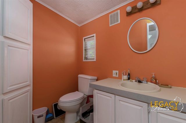 1163 Maple Leaf Lane, Walker, MI 49534