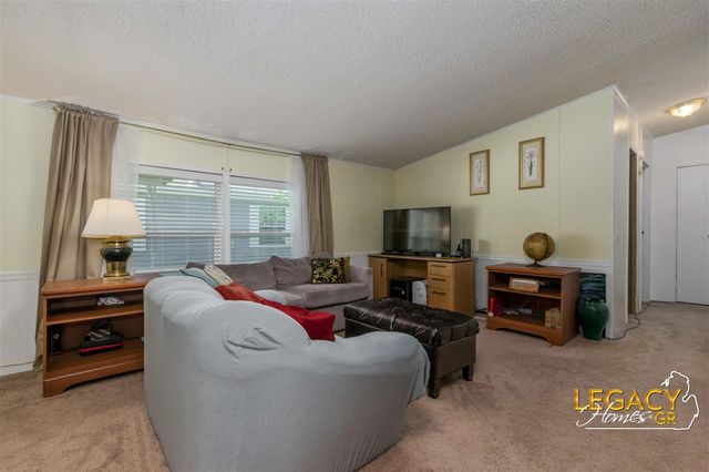 1163 Maple Leaf Lane, Walker, MI 49534