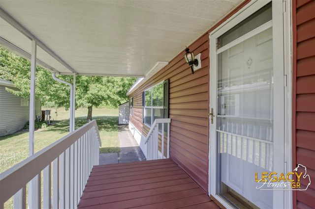 1163 Maple Leaf Lane, Walker, MI 49534