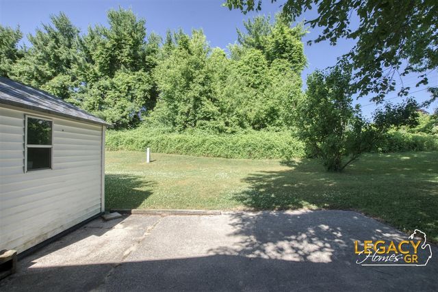 1163 Maple Leaf Lane, Walker, MI 49534