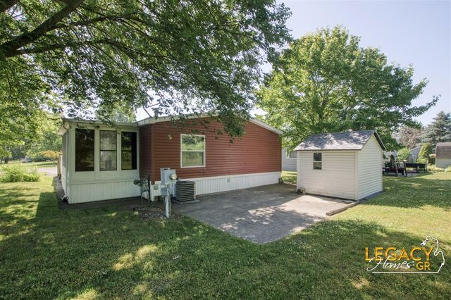 1163 Maple Leaf Lane, Walker, MI 49534