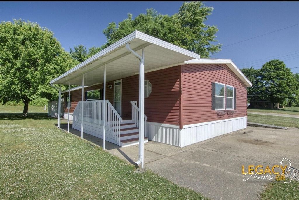 1163 Maple Leaf Lane, Walker, MI 49534
