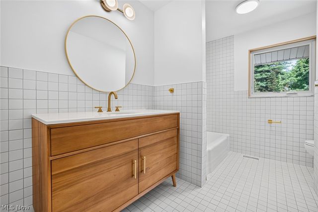 3866 Woodthrush Road, Akron, OH 44333