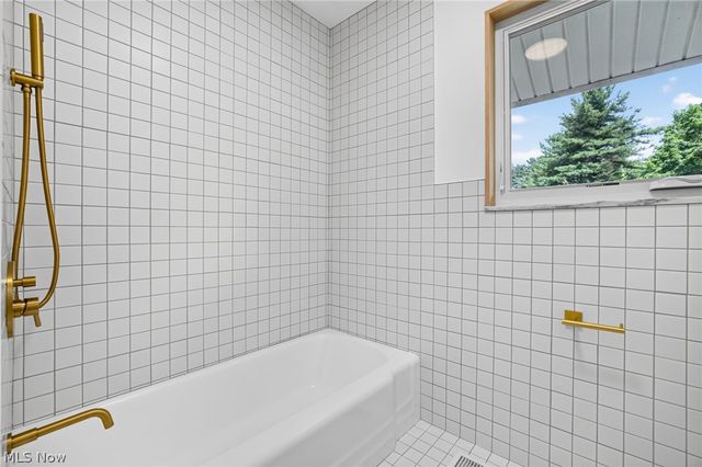 3866 Woodthrush Road, Akron, OH 44333
