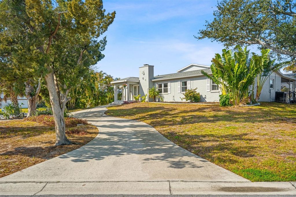 Image 2 of property listing at 4819 PALMETTO POINT DRIVE, Palmetto, FL 34221