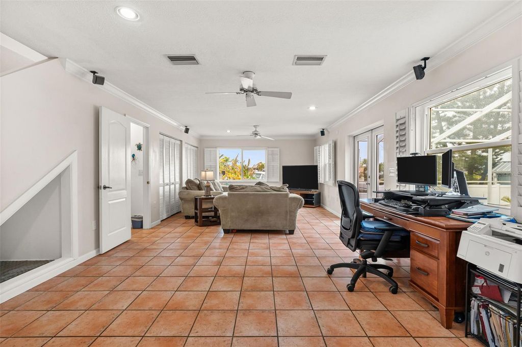 Image 15 of property listing at 4819 PALMETTO POINT DRIVE, Palmetto, FL 34221