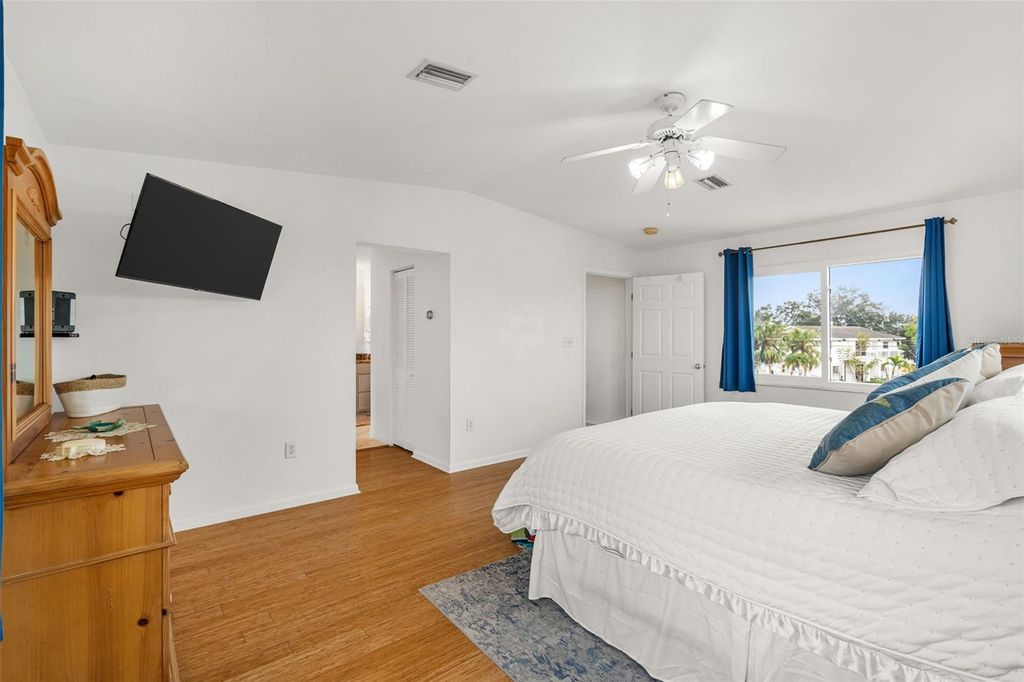 Image 21 of property listing at 4819 PALMETTO POINT DRIVE, Palmetto, FL 34221