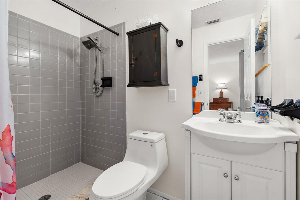 Image 28 of property listing at 4819 PALMETTO POINT DRIVE, Palmetto, FL 34221