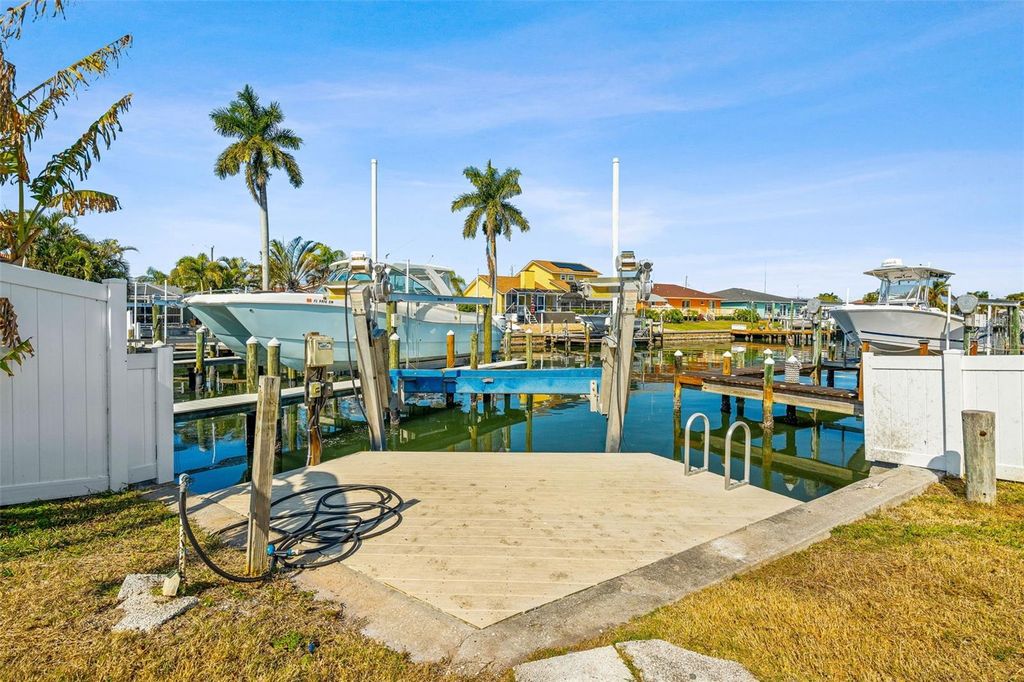 Image 39 of property listing at 4819 PALMETTO POINT DRIVE, Palmetto, FL 34221