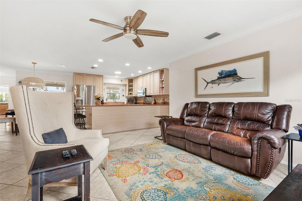 Image 9 of property listing at 4819 PALMETTO POINT DRIVE, Palmetto, FL 34221